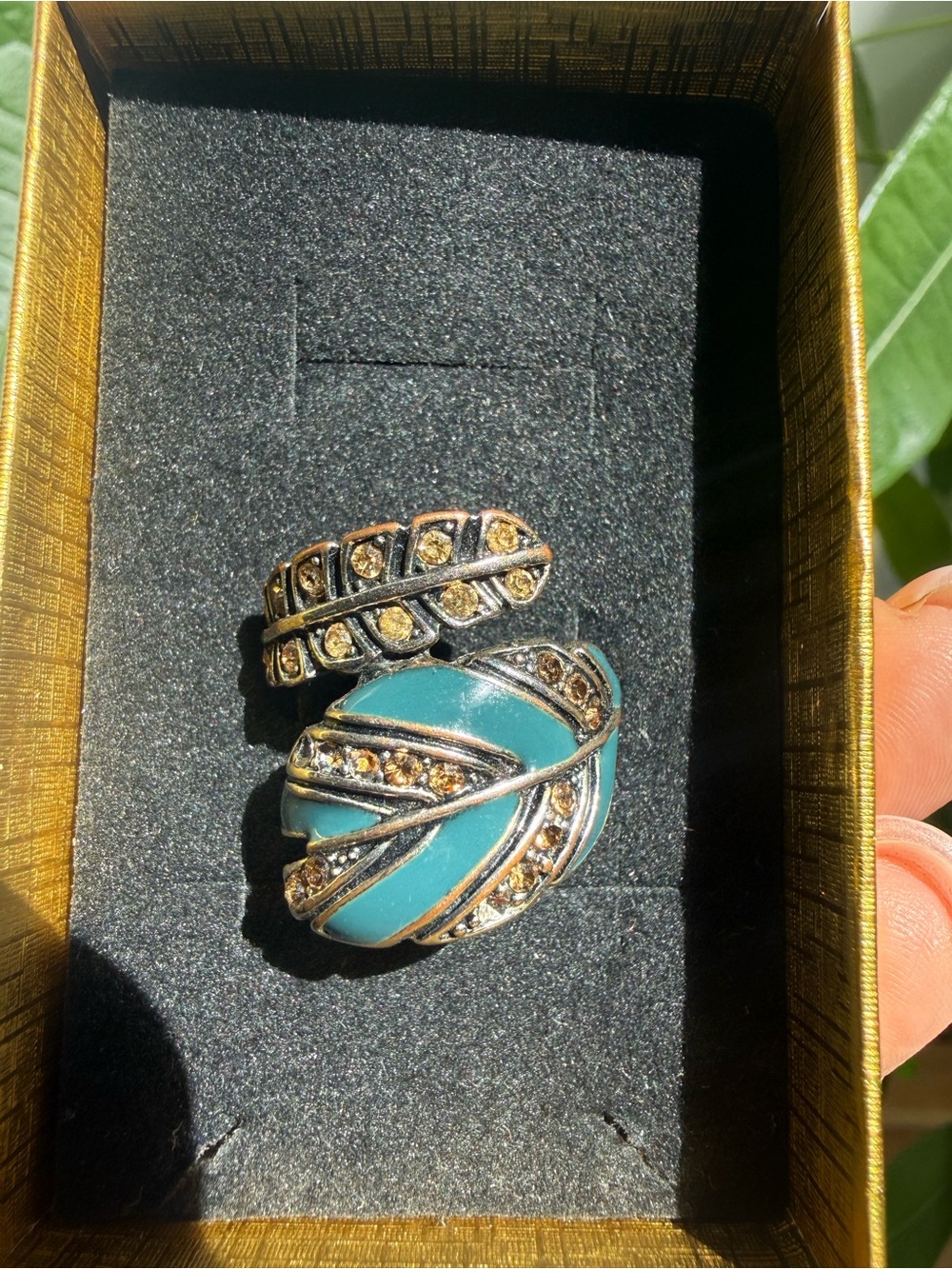 Ladies Ring 8.5 - Picture 7 of 7